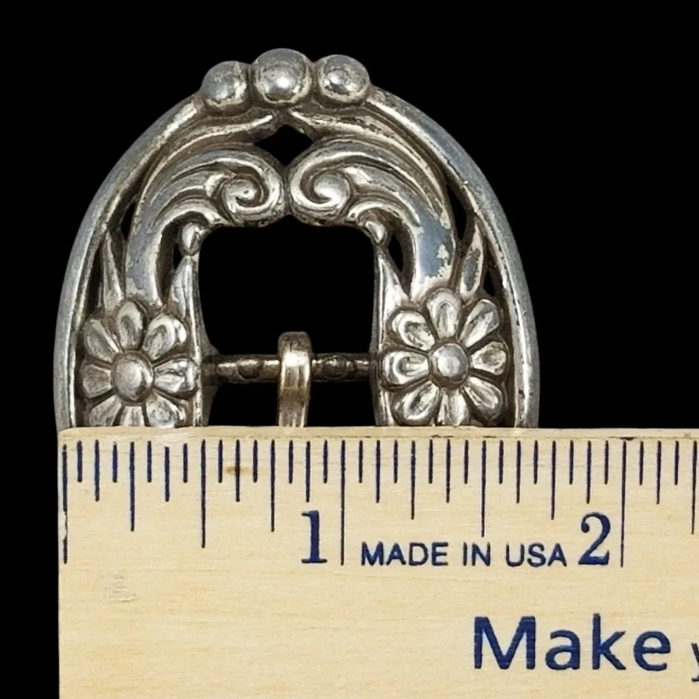 The Unbranded Brand belt buckle